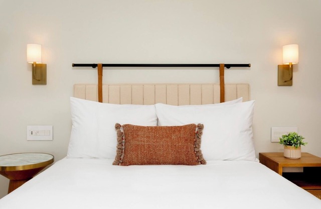 Exquisite Stay w/Calming Ambiance, Rooftop Pool, and Scenic Bar - Near El Morro