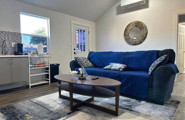 Extended Stay: Guesthouse w/Office & Pool View