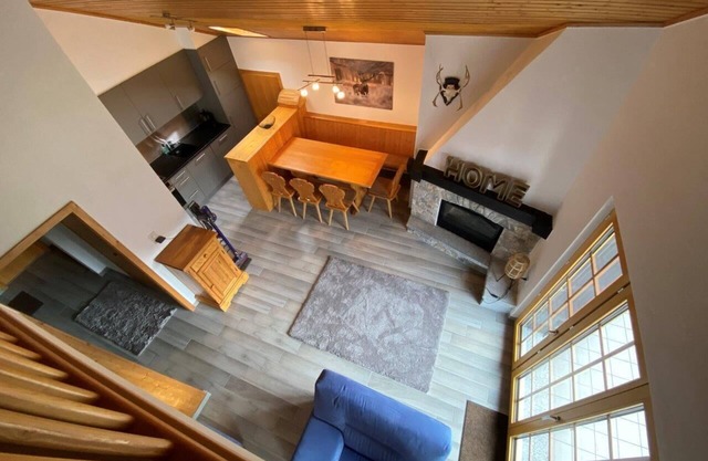 Exterior : recently renovated attic apartment, 4th floor with elevator, duplex, south-facing balcony