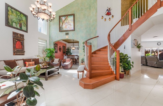 Extravagant Miami House Near Everglades