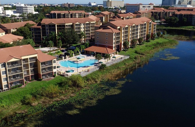 Extremely large 5BR Condo for entire family near Disney, Universal and Sea World