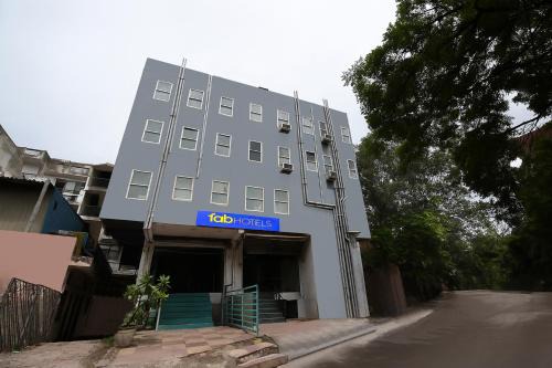 FabExpress Blu Lagoon Inn - Max Super Speciality Hospital and Select Citywalk Mall