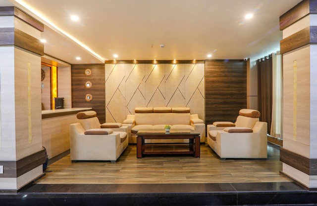 Fabhotel Ananda Inn