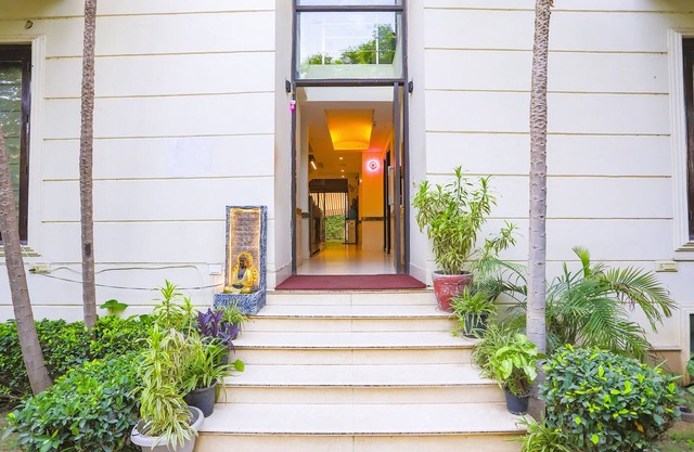 FabHotel Rivlet Residency