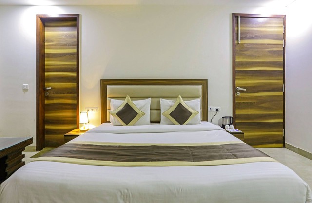 Fabhotel White House Bnb
