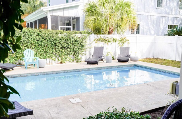 Fall Special! Large family home with private pool!