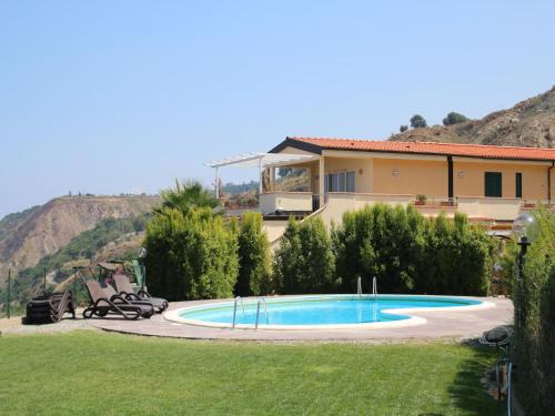 Family Sea-View Retreat in Parghelia