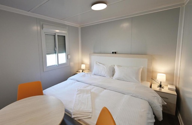 Fan Village Cabins Free Zone