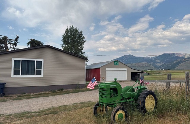 Farm house in Smoot. Close to hiking, snowmobiling, atv, and hunting spaces.