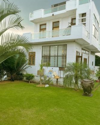 Farm house with Pool Garden Rooftop Near Kanota Dam
