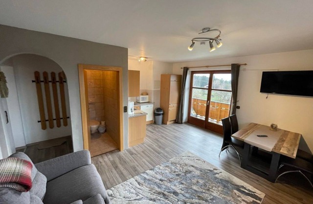 Ferienwohnung 6, Südbalkon, Blick auf die Berge - Hotel-gasthof Lammersdorf