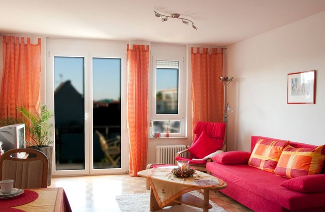 Ferienwohnung, 45 qm, 1 Schlafzimmer und 1 Wohn-/Schlafzimmer mit Balkon, für max. 3 Personen