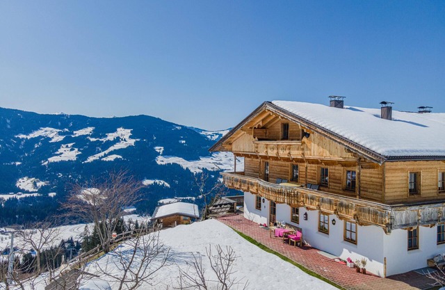 Fine apartment with ski lift nearby
