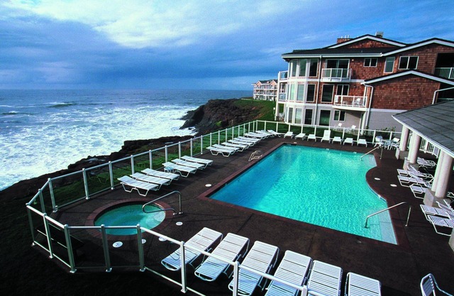 Fine dining with vast views of the ocean!