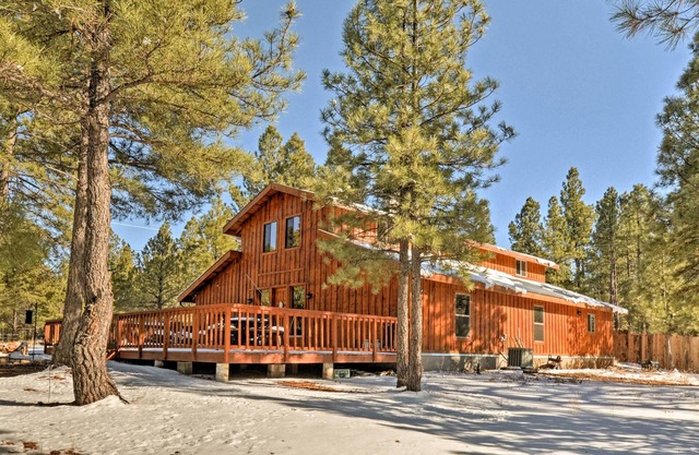 Flagstaff Cabin on 5 Acres w/Fireplace & Fire Pit