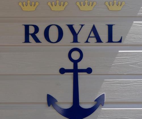 Floating House Marina Royal