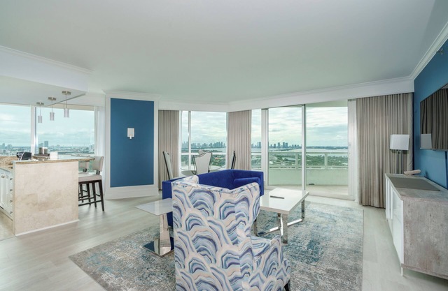 Fontainebleau Hotel 30th Floor 3 bedroom/5 Bathroom (3 unit suite)