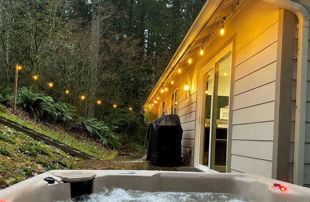 Forested Getaway - Hot Tub, Hike, Bike and Lake