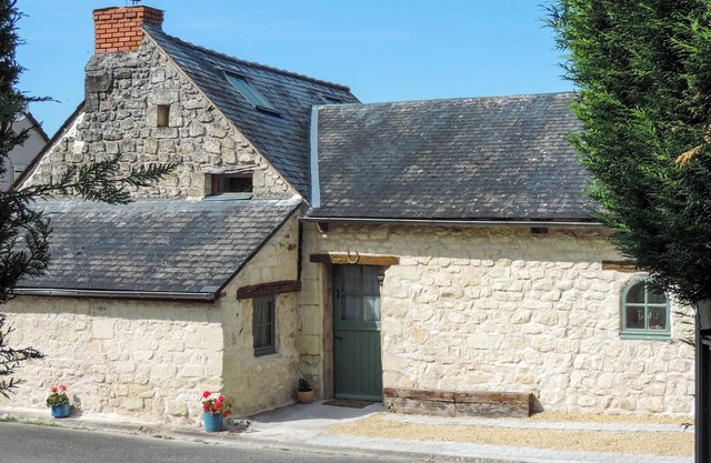 Former barn in Chinon, near to town, forest walks & cycle paths