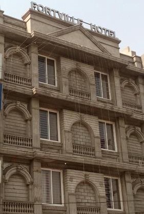 Fortville Hotel