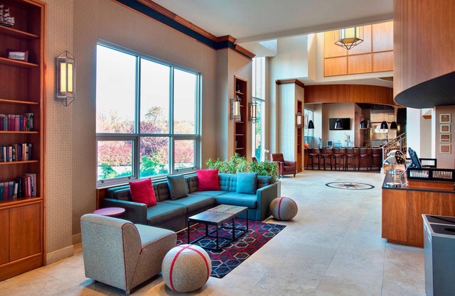 Four Points by Sheraton Melville Long Island
