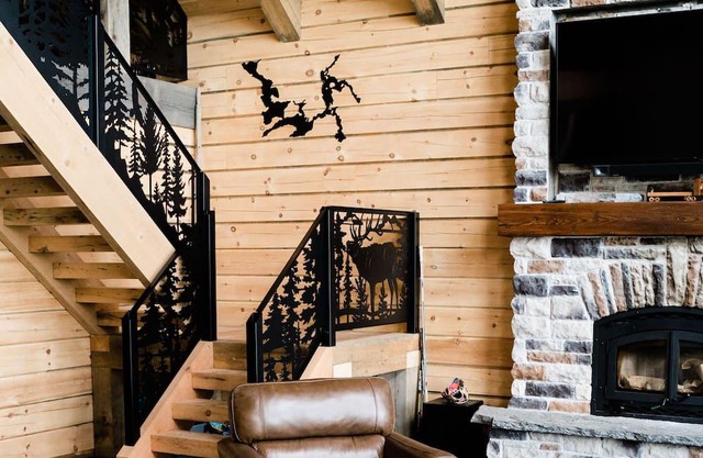 Four season luxury A-frame cottage on the lake