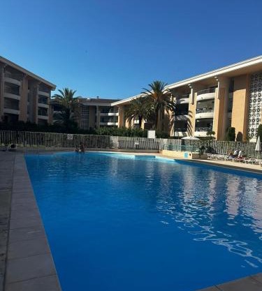 Fréjus 2 pièces avec Terrasse, proche des Plages