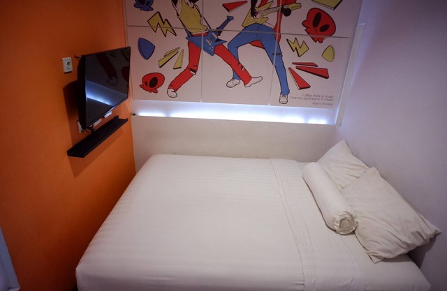 Front One Budget Hotel Tirtonadi Solo