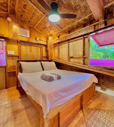 Fully Private, Beach Access, Native Cottage, Queen Bed, AC, WiFi