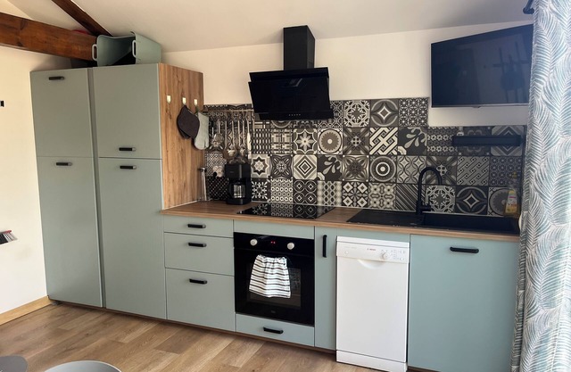 Furnished T2 townhouse with exterior