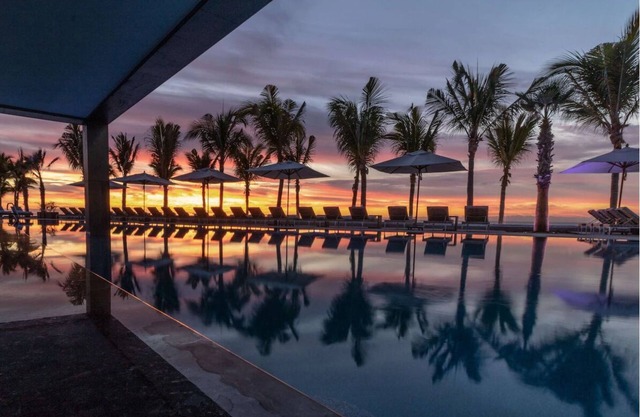 Garza Blanca, lovely OCEANFRONT 3 bed 4 bath All-inclusive, 4198 sq ft/Sleeps 8