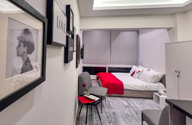 Gemmayzeh House Grey