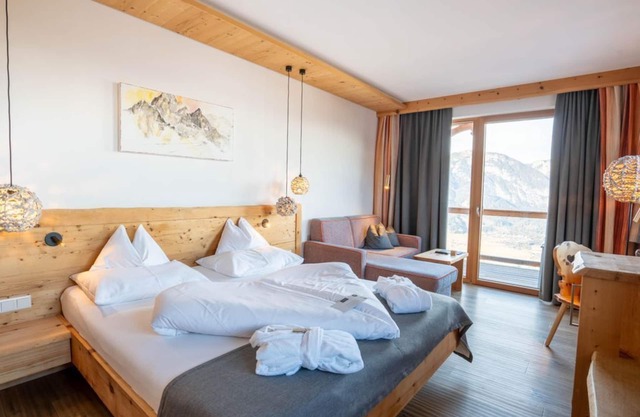 "Gipfelglück" - double room with shower, WC (4 - 6 nights) - Nature and wellness hotel