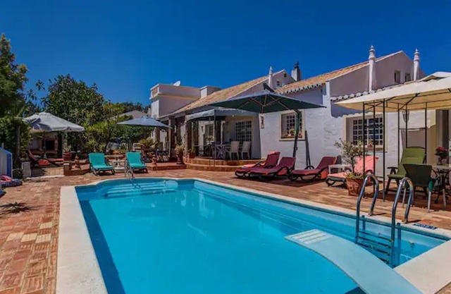 Girassol Apartment in Quinta Velha by LovelyStay