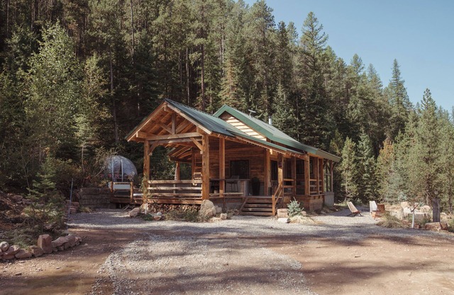 Glacier Cabin, Hot Tub, Stunning views, RV Hookup