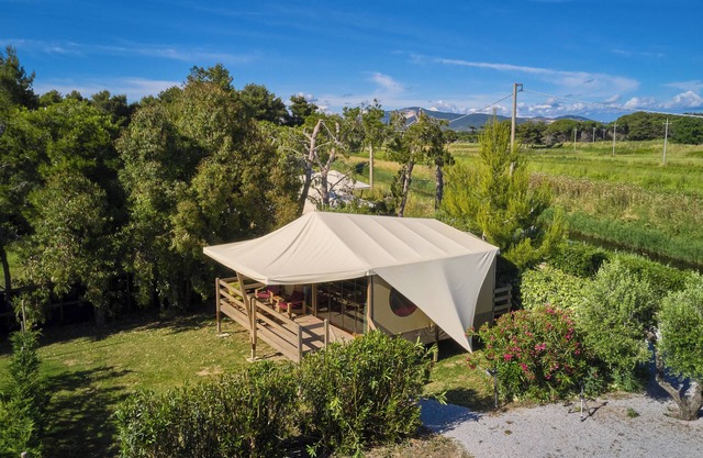 Glamping 'Familiare Vicino Al Mare' with Private Terrace, Private Garden and Wi-Fi