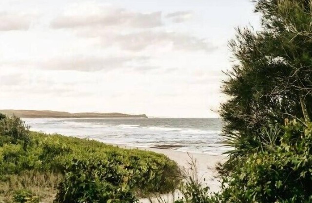 Glossies Coastal Retreat - Relax and Escape, Pets OK