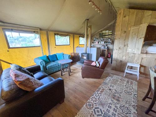 Golden Grove Retreat Lodge Luna