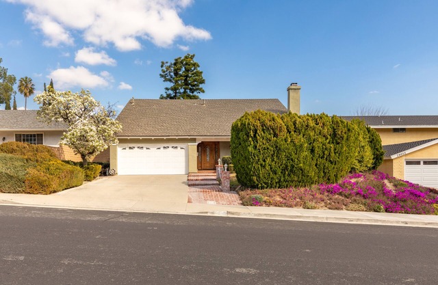 GOODE.HOMES - Luxury Home w/Beautiful Garden