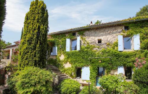Gorgeous Home In Clansayes Clansayes