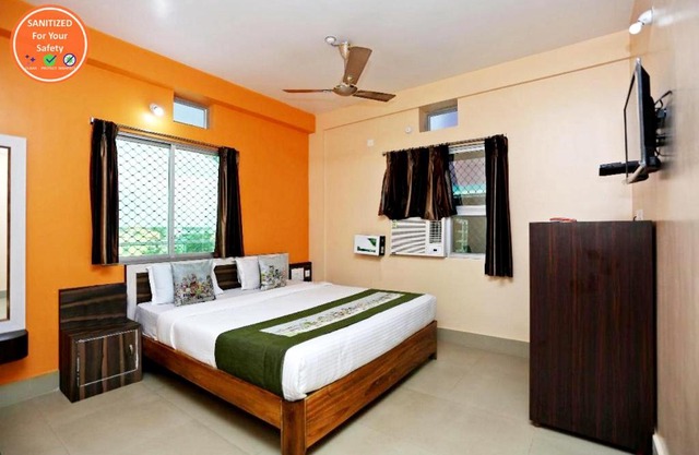 Goroomgo Krishna Residency Puri Near Sea Beach