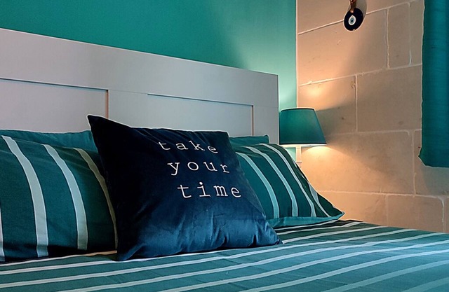 Gozo Holiday Apartment, Central Victoria! Modern & Comfortable, Child-friendly.