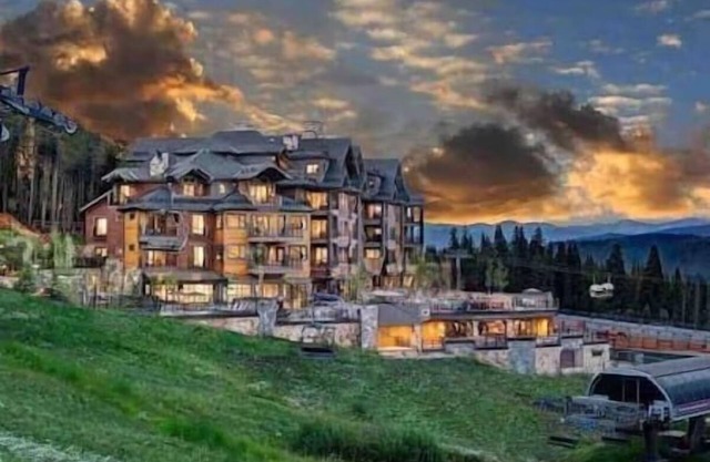 Grand Colorado on Peak 8, 1BD/2BATH Colorado, SKI IN/OUTn