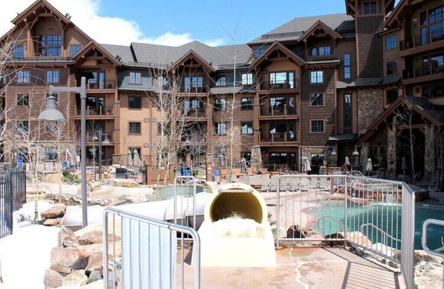 Grand Lodge @ Peak 7, Spring/Easter Break, 2 BR condo (sleeps 8)