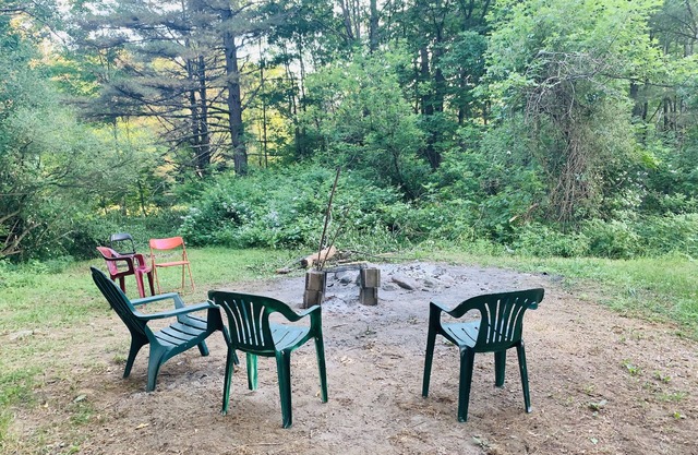 Great upstate 4 bedroom place by Gore Mountain