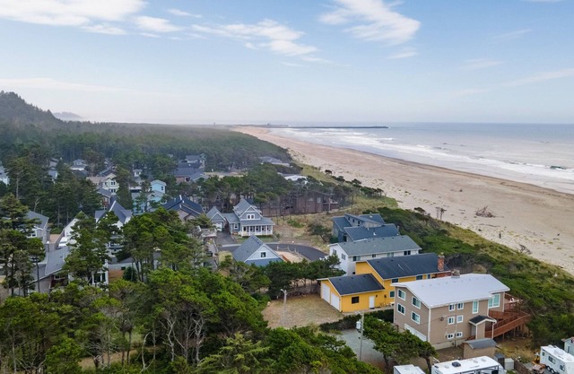 Grey Haven - Rockaway Beach, OR