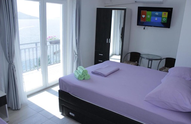 Guest House Put