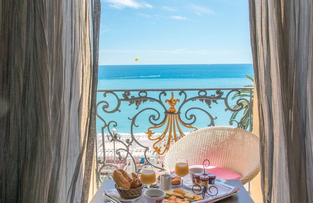 Hôtel Vacances Bleues Le Royal
