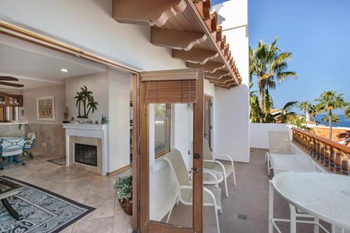 H892 - Hamilton Cove Villa 8-92