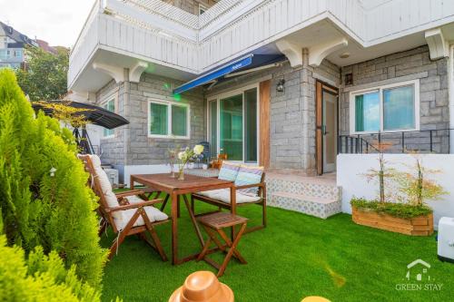 Haiyan Design House - Feel like a vacation at city